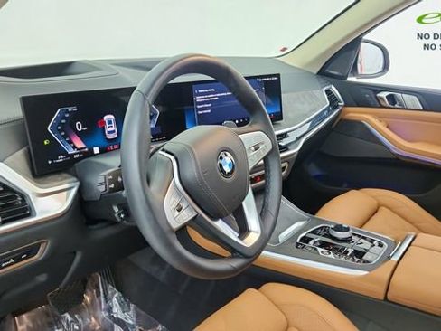 Used 2026 BMW X7 xDrive40i AWD/4WD image 19