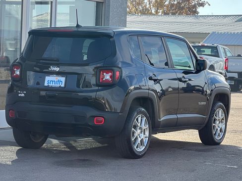 Used 2023 Jeep Renegade Latitude AWD/4WD image 4