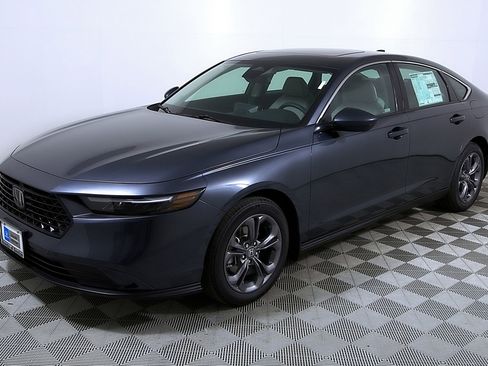 Used 2024 Honda Accord EX image 3