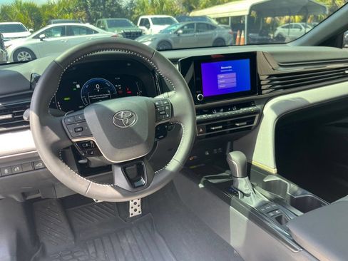 Used 2026 Toyota Camry SE FWD image 13