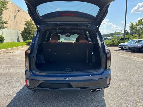 Used 2025 Kia Telluride AWD image 18