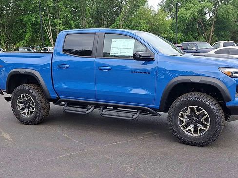 New 2026 Chevrolet Colorado ZR2 w/ Technology Package AWD/4WD image 4