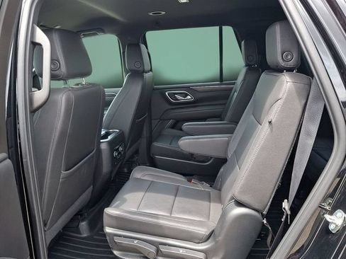 Used 2023 Chevrolet Tahoe LT w/ Luxury Package AWD/4WD image 7