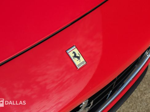 Used 2010 Ferrari California RWD image 19