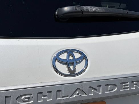 Used 2010 Toyota Highlander 2WD image 24