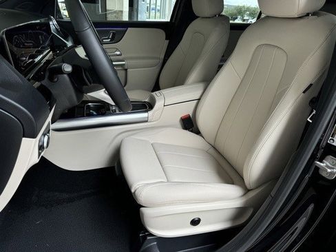 Certified 2025 Mercedes-Benz GLA 250 image 11