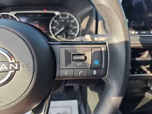 Used 2023 Nissan Rogue SV AWD/4WD image 18