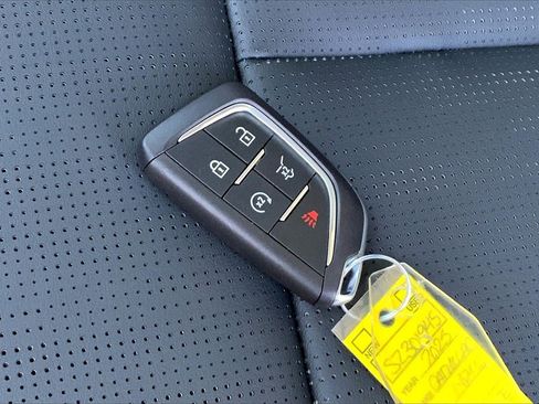 New 2025 Cadillac Lyriq Sport image 37