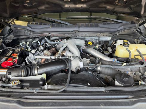 Used 2022 Ford F350 Lariat w/ Lariat Ultimate Package AWD/4WD image 18