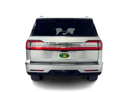 Used 2019 Lincoln Navigator L Select RWD image 3