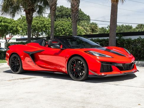 Used 2023 Chevrolet Corvette Z06 RWD image 11