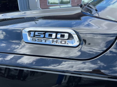 Used 2025 RAM 1500 Limited AWD/4WD image 5
