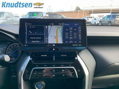 Used 2022 Toyota Venza XLE image 23