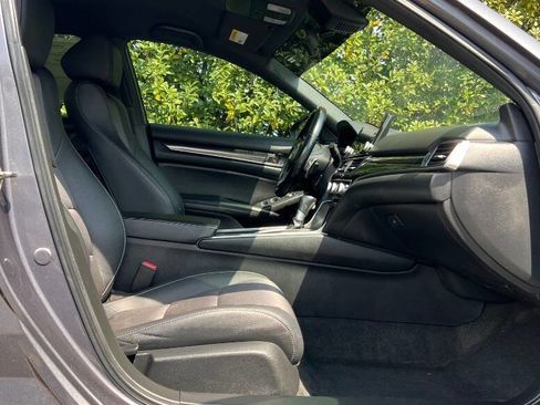 Used 2020 Honda Accord Sport image 17