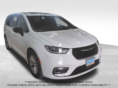 Certified 2026 Chrysler Pacifica Limited