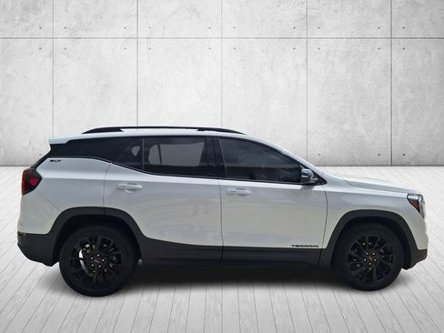 Used 2023 GMC Terrain SLT w/ Elevation Edition image 6