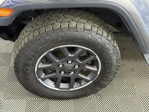 Used 2020 Jeep Gladiator Overland image 7