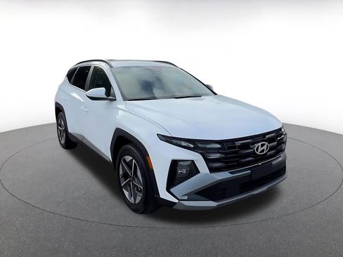Used 2025 Hyundai Tucson SEL FWD image 3