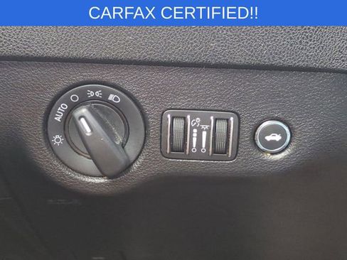 Used 2019 Dodge Charger SXT RWD image 18