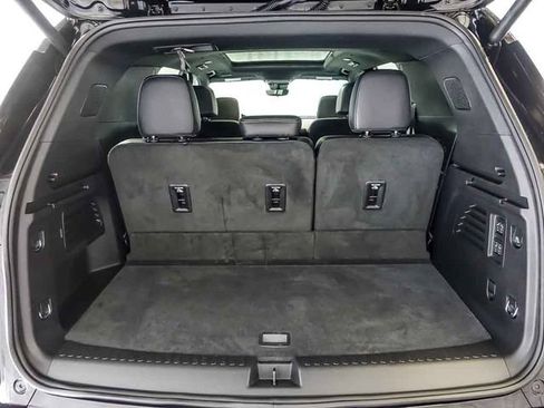 Used 2025 Chevrolet Traverse High Country FWD image 33