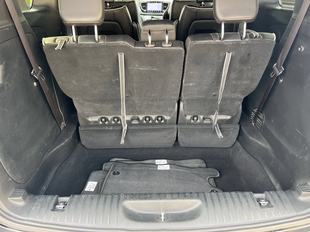 Used 2025 Chrysler Pacifica Limited FWD image 25