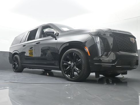 Used 2025 Cadillac Escalade ESV Sport w/ Touring Package image 75