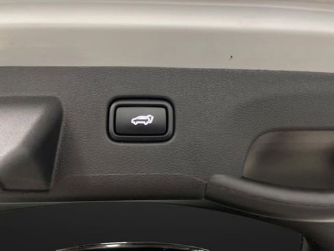 Used 2025 Kia Sportage SX image 16