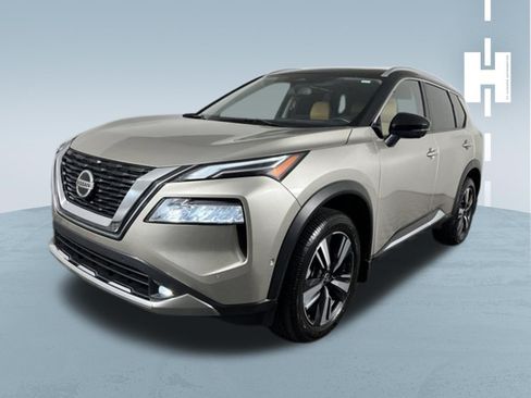 Used 2021 Nissan Rogue Platinum FWD image 4