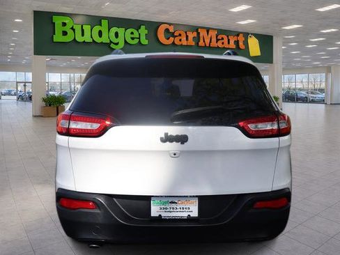 Used 2015 Jeep Cherokee Latitude w/ Comfort/Convenience Group FWD image 5