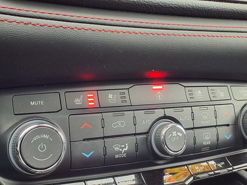 Certified 2024 Dodge Durango GT image 5