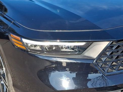 Used 2024 Honda Accord Sport image 11