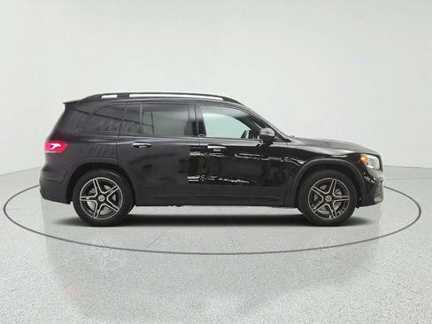 Used 2023 Mercedes-Benz GLB 250 image 4