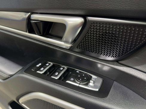 Used 2024 Kia Telluride S image 40