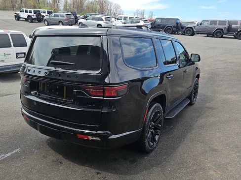 Used 2024 Jeep Wagoneer Series II AWD/4WD image 4