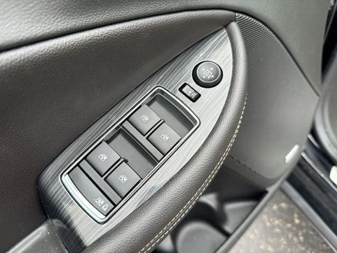 Used 2019 Chevrolet Impala Premier w/ Premier Confidence Package FWD image 13