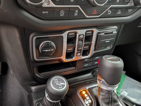 New 2026 Jeep Gladiator Sport image 18