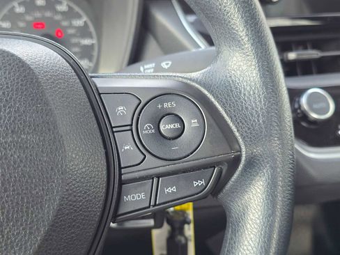 Used 2023 Toyota Corolla LE image 34