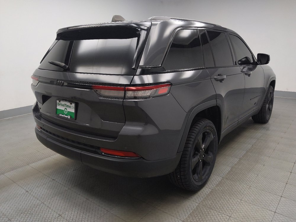 Used 2023 Jeep Grand Cherokee Altitude AWD/4WD image 9