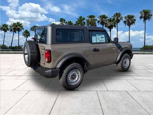 New 2025 Ford Bronco image 9