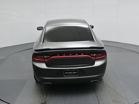 Used 2017 Dodge Charger SE w/ Blacktop Package RWD image 40