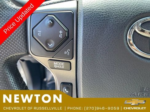 Used 2018 Toyota Tacoma TRD Off-Road w/ Technology Package RWD image 14