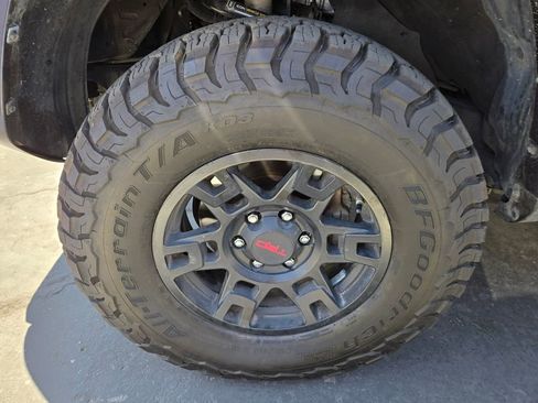 Used 2019 Toyota 4Runner TRD Off-Road Premium AWD/4WD image 4