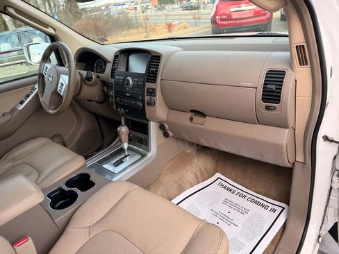 Used 2011 Nissan Pathfinder Silver w/ Protection Pkg image 15