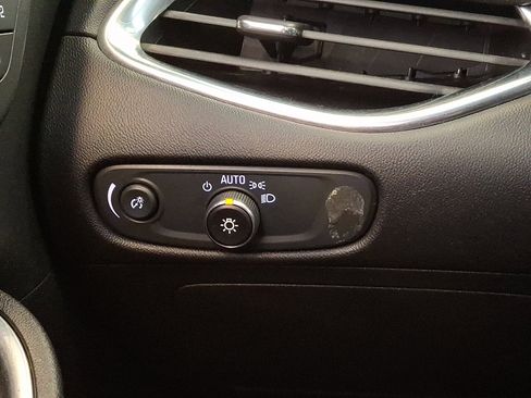 Used 2019 Chevrolet Malibu Premier image 23