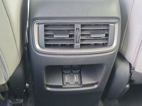 Used 2018 Honda CR-V Touring image 17