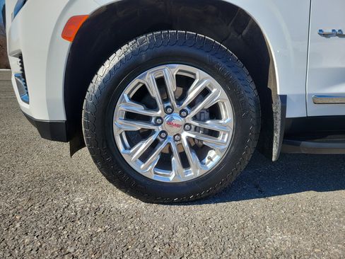 Certified 2023 GMC Yukon XL SLT w/ SLT Premium Package image 12