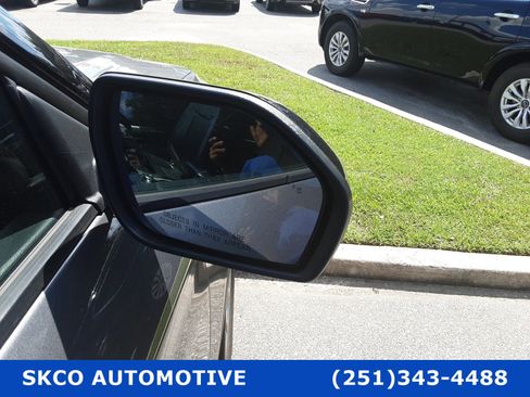 Used 2022 Ford Explorer Limited image 10