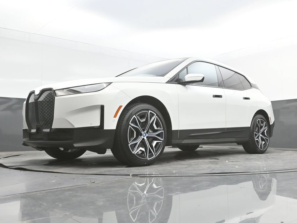Certified 2024 BMW iX xDrive50 w/ Premium Package AWD/4WD image 41