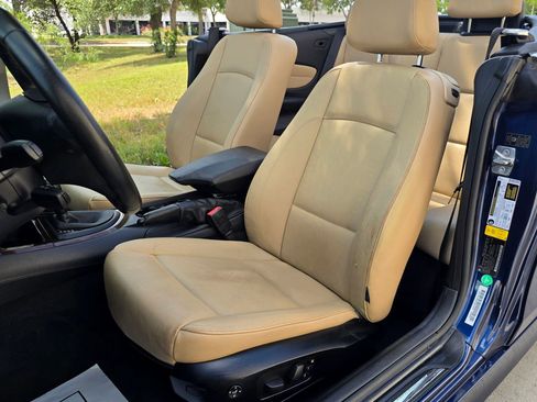 Used 2011 BMW 128i Convertible RWD image 21