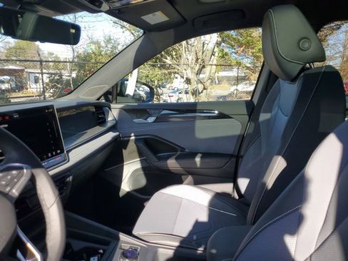 New 2026 Volkswagen Tiguan SE R-Line image 17